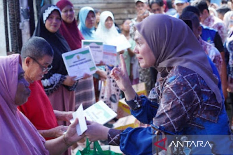 Wawali Banjarmasin Salurkan Bantuan untuk Korban Kebakaran di Antasan Kecil Timur