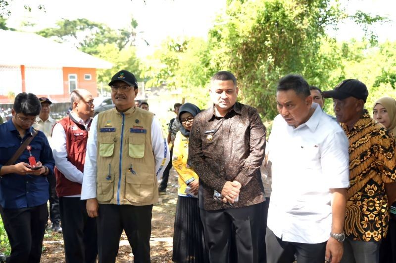 Mensos Tinjau Lahan Pembangunan Rumah untuk Naila, Siswa Sekolah Rakyat dari Keluarga Miskin Ekstrem