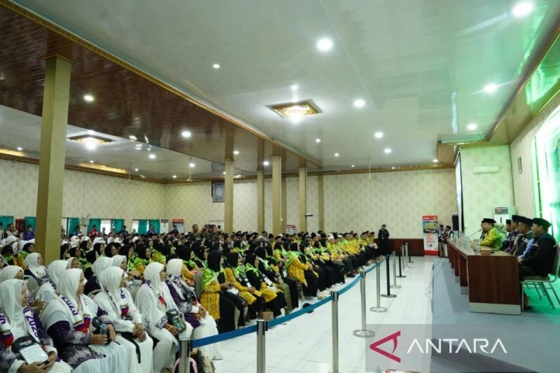 Jamaah Calon Haji Kloter 03 Kalteng Tiba di Asrama Haji Banjarbaru