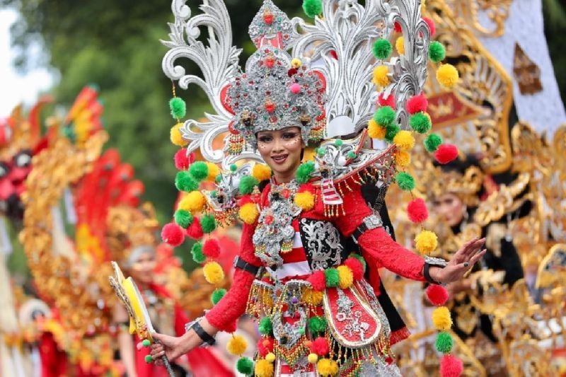 Banyuwangi Festival 2025: Fokus Pariwisata dan Karnaval Etnik 'Ngelukat'
