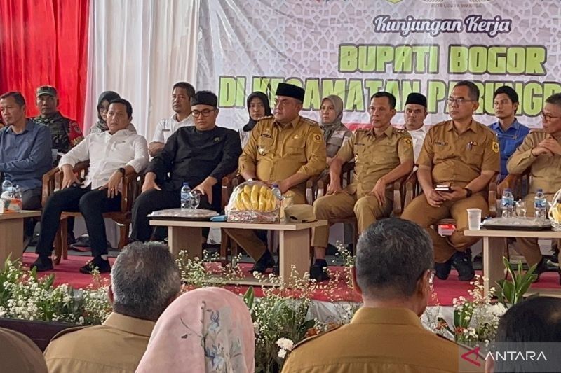 Bupati Bogor Cegah Terhentinya Ekonomi Akibat Perbaikan Jalan di Parungpanjang