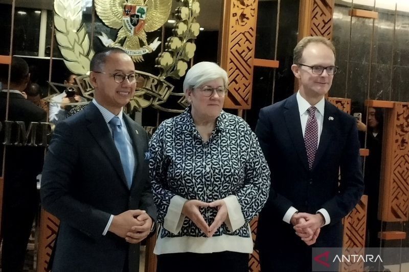 Inggris Tertarik Dukung Transisi Energi Indonesia: Investasi dan Teknologi Jadi Kunci