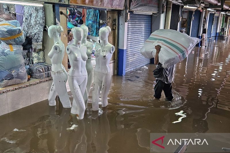 Anwar Siap Tanggulangi Banjir Jakarta Selatan: Normalisasi Waduk hingga Inovasi Teknologi