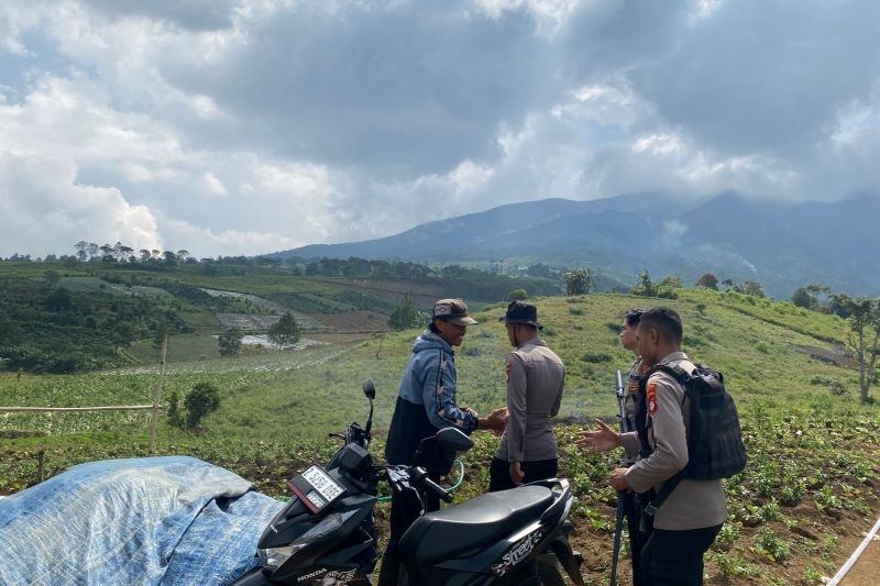 Polres Garut Patroli Perkebunan Teh: Antisipasi Kejahatan dan Jaga Kelestarian Alam