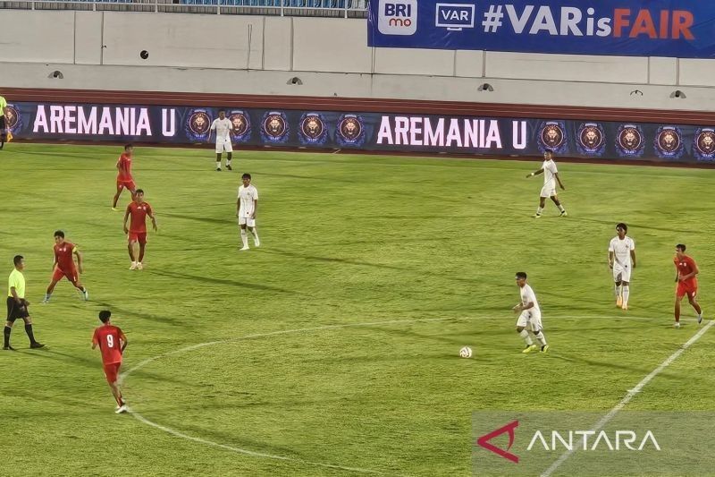 Arema FC Hancurkan Arema All Stars 7-0 dalam Laga Charity Match