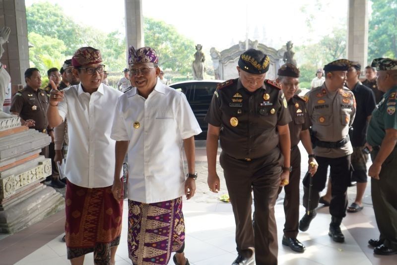 Gubernur Koster Tolak Preman Berkedok Ormas di Bali: Budaya Adat Jadi Benteng Utama