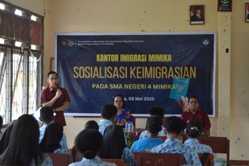 Imigrasi Mimika Sosialisasikan Keimigrasian kepada Siswa SMAN 4, Wujudkan Pemahaman Sejak Dini