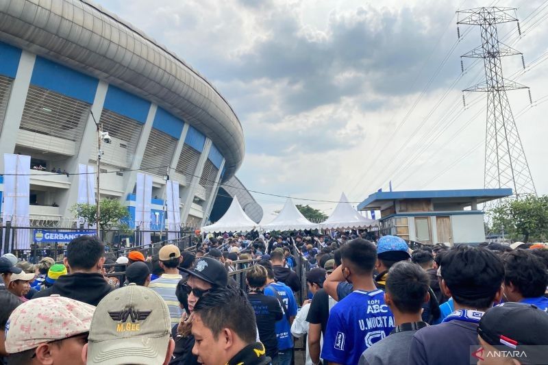 1.237 Personel Amankan Laga Persib vs Barito Putera di GBLA