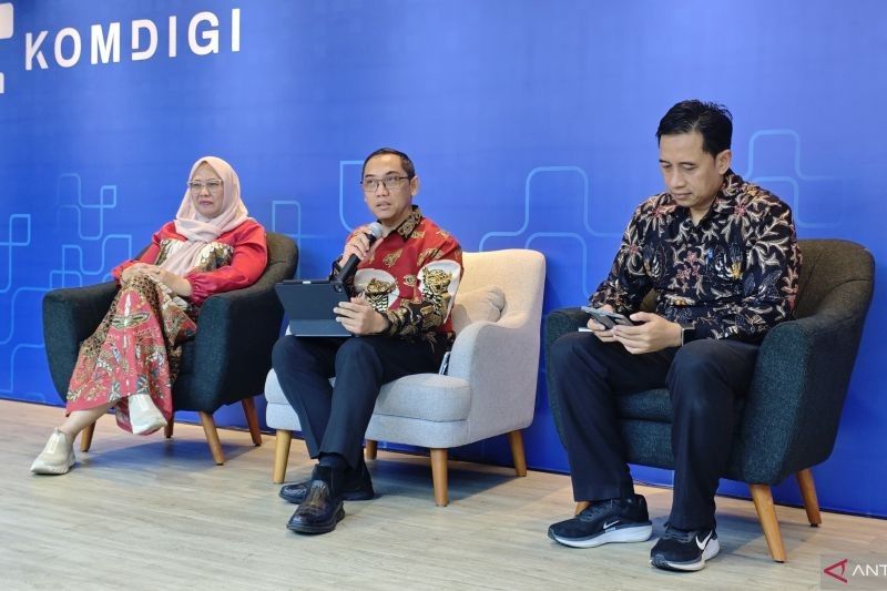 Kemkominfo Tinjau Kebijakan Privasi World App: Pemindaian Retina dan Risiko Data Pribadi