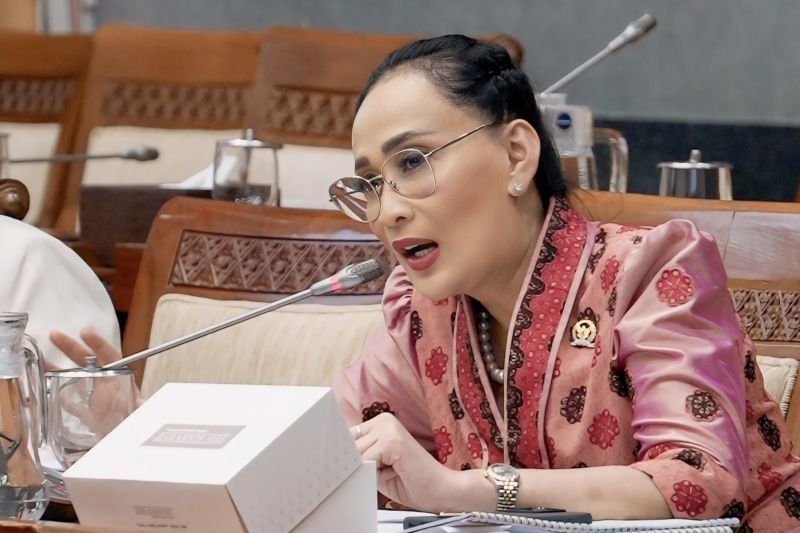 Media Nasional Terancam Mati Perlahan, DPR Dorong Revisi UU Penyiaran
