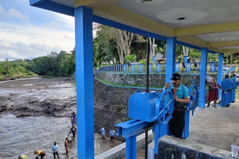 Pemkab Banyuwangi Bersihkan Endapan DAM Antisipasi Kekeringan
