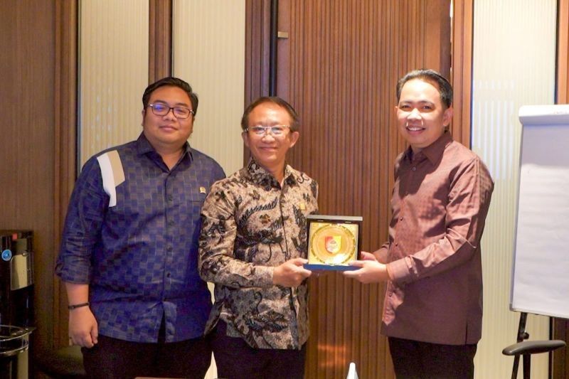 7.000 Listrik Gratis untuk Warga Jember: Bupati Gus Fawait Sukses Ajukan Permohonan ke PLN
