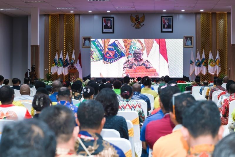 Gubernur Papua Tengah Ajak Jaga Semangat Gotong Royong untuk Pembangunan Berkelanjutan
