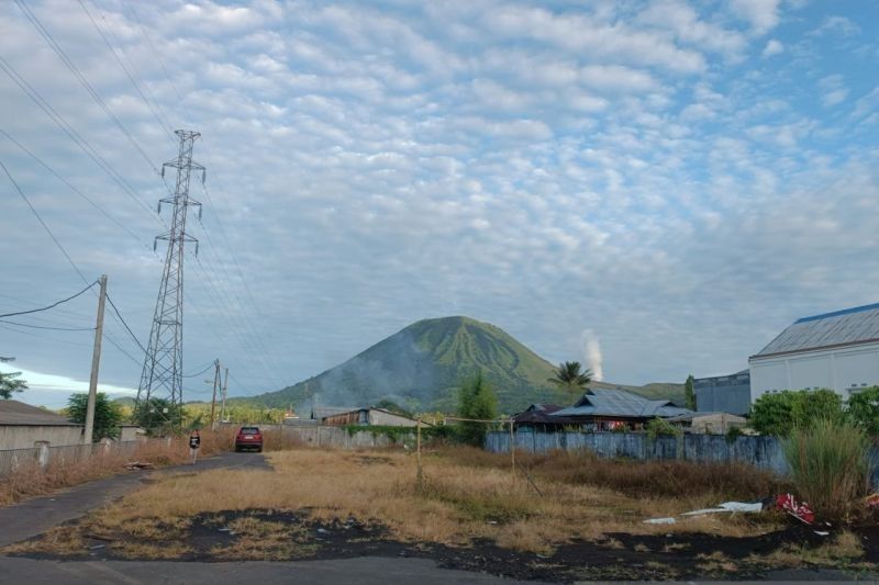 Gunung Lokon Level Waspada, Radius 1,5 Km dari Kawah Tompaluan Steril