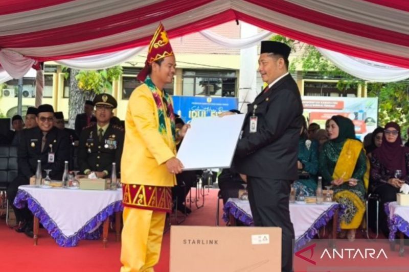 HST Berikan Akses Internet Starlink untuk Sekolah Terpencil di Pegunungan Meratus