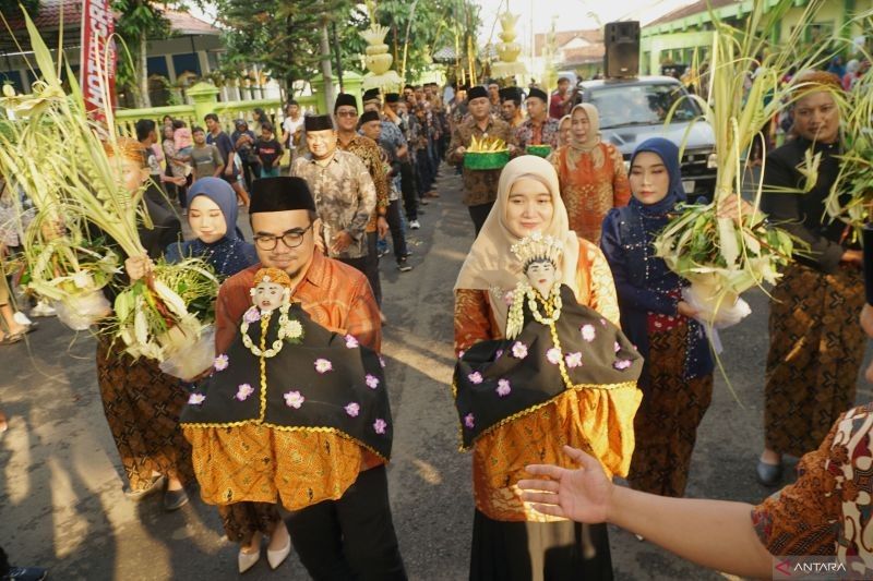 Manten Tebu di PG Modjopanggung: Tradisi Warisan Kolonial Sambut Musim Giling 2025