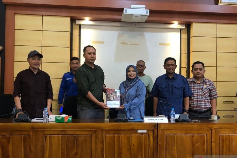 ABS Kalbar Desak Perda Perlindungan Buruh Sawit: Upah Minim, PHK Sepihak Jadi Sorotan