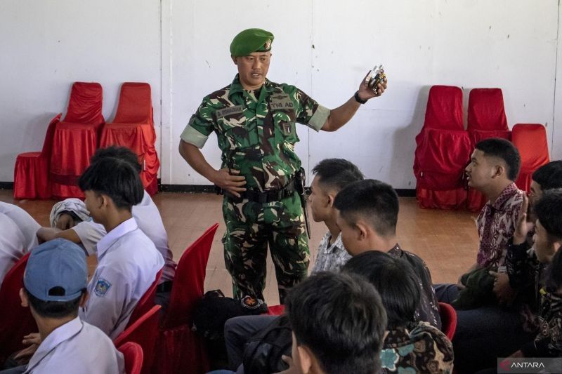 Bupati Purwakarta Ajak Verrel Bramasta Tinjau Langsung Pendidikan di Barak Militer