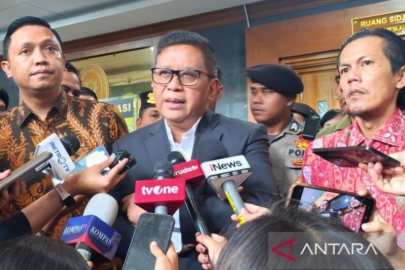 Hasto Kristiyanto Bantah Kepemilikan Ponsel