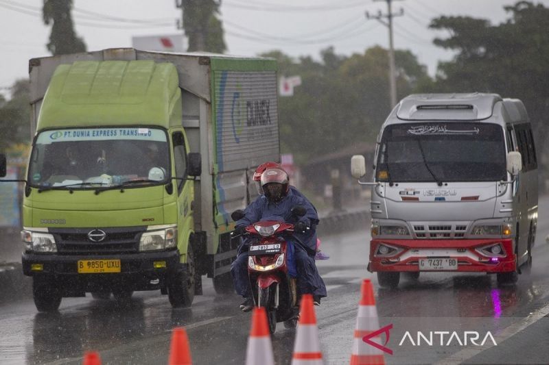 BMKG Peringatkan Potensi Hujan di Beberapa Kota Indonesia Akhir Pekan Ini