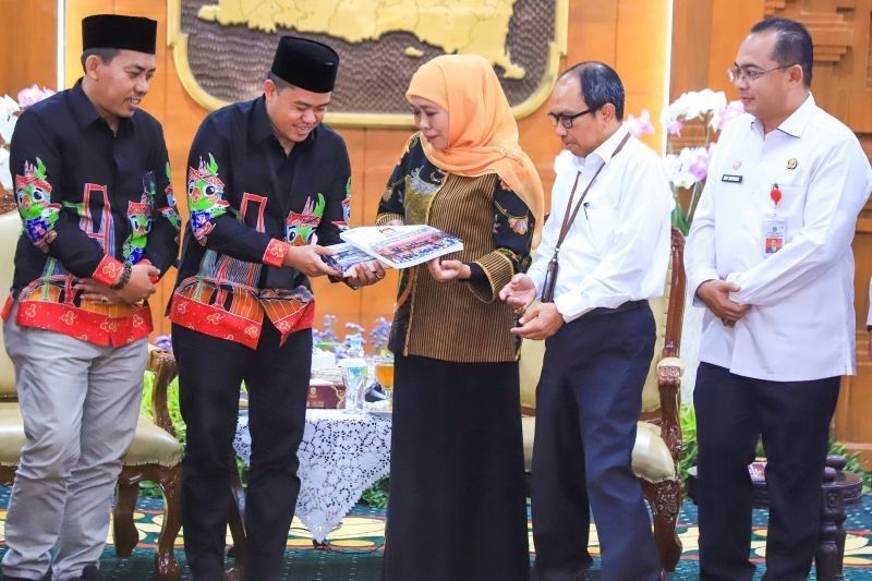 Khofifah Apresiasi KPU-Bawaslu Atas Sukses Pilkada Jatim 2024