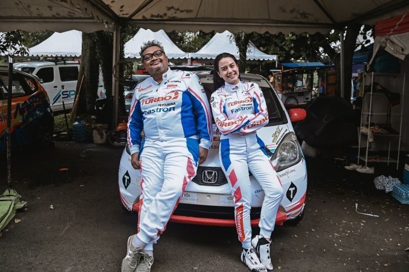 Diva Zahra Bidik Juara Kejurnas Sprint Rally 2025 di Sirkuit Jalak Harupat