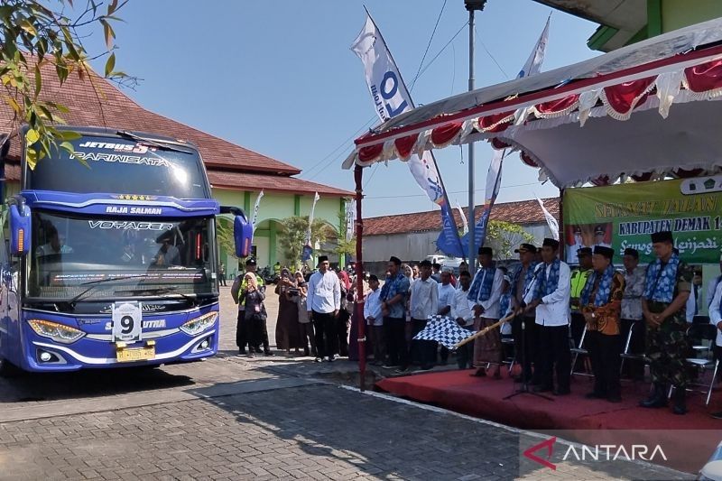 Demak Berangkatkan 1.568 Jemaah Haji, Kuota Terbanyak di Jateng