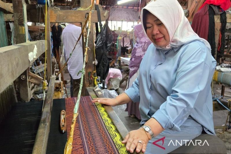Prospek Cerah Tenun Garut, Terkendala Bahan Baku Impor