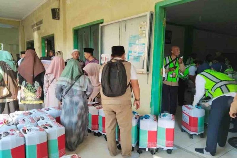Kobar Fasilitasi Transportasi 136 Calon Haji Menuju Banjarmasin