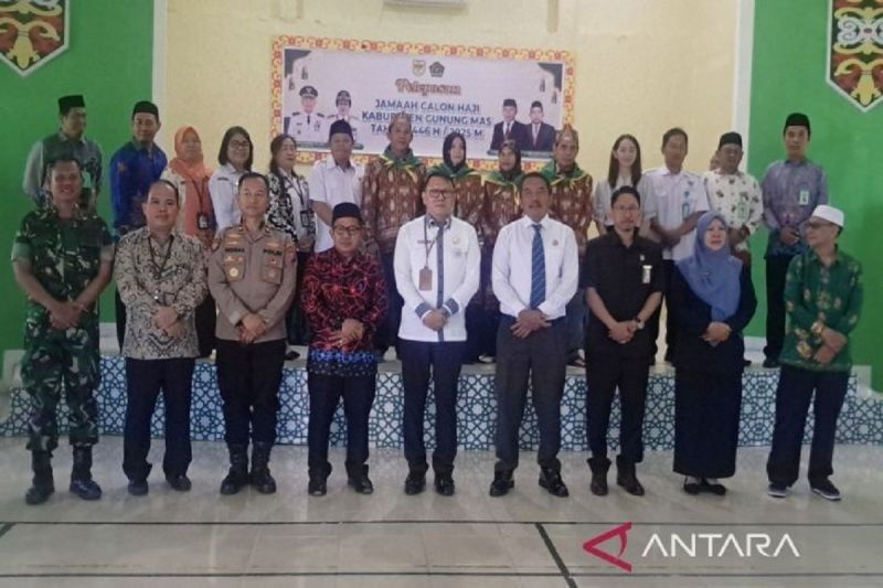 Pemkab Gunung Mas Fasilitasi Keberangkatan 5 JCH Menuju Embarkasi Banjarmasin
