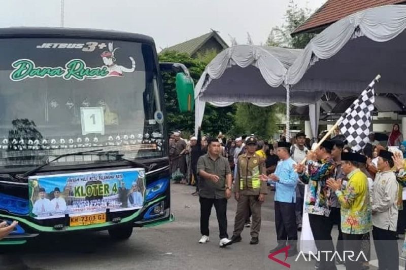 222 Calon Haji Palangka Raya Berangkat ke Tanah Suci, Doa untuk Ibadah yang Lancar
