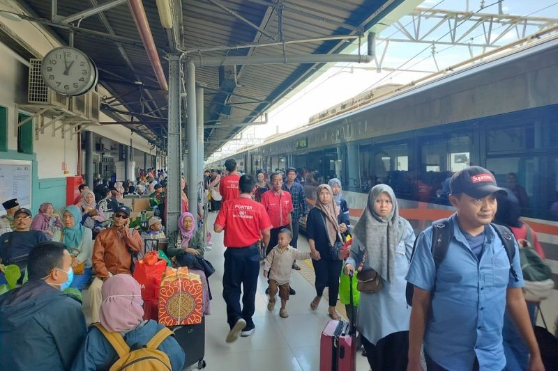 KAI Tambah 9.948 Tempat Duduk untuk Libur Panjang Mei 2025