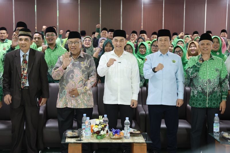 Wagub Banten: Guru Madrasah, Pilar Penting Cetak Generasi Unggul Indonesia Emas 2045