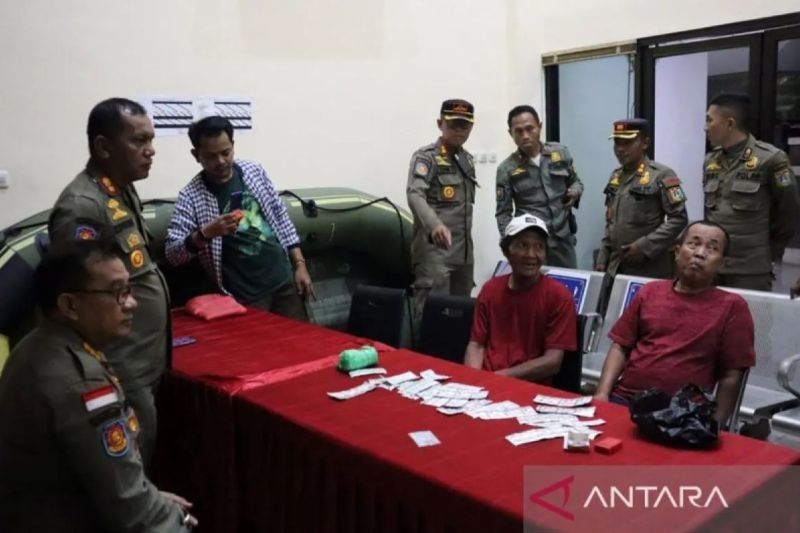 Satpol PP DKI Jakarta Sita Ribuan Obat Keras Ilegal, Razia Berlanjut!