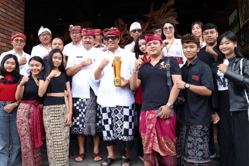 Tabanan Raih Penghargaan Desa Wisata Religi di Trisakti Tourism Award 2025