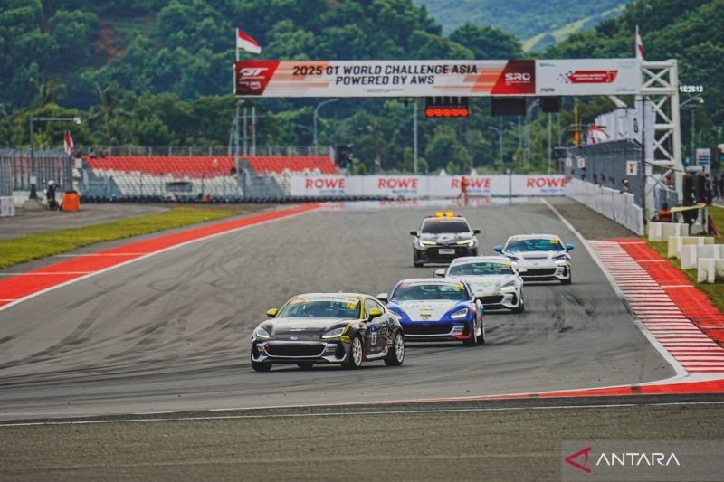 Fitra Eri dari Bumida Racing Juarai Race 1 Subaru BRZ Super Series di Mandalika