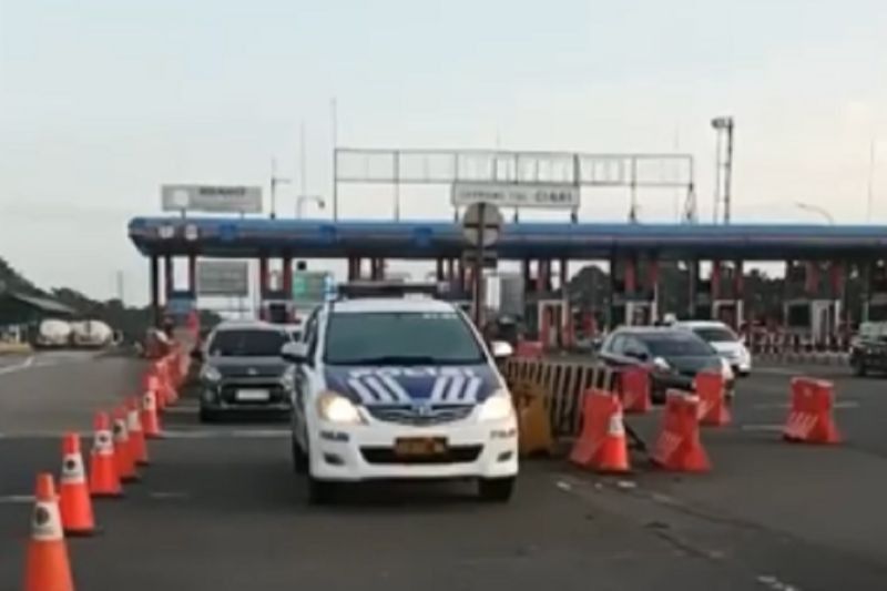 Contraflow Tol Jagorawi: Antisipasi Lonjakan Kendaraan saat Libur Waisak