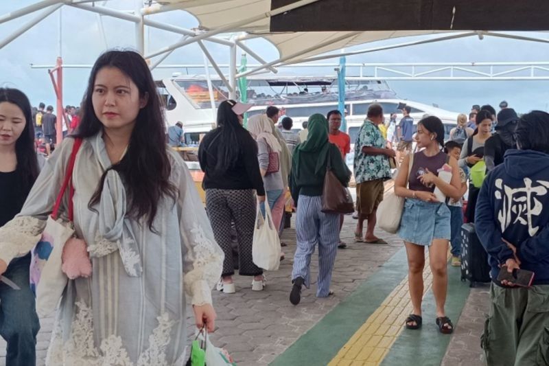 Libur Panjang Waisak, Ribuan Wisatawan Ramaikan Kepulauan Seribu