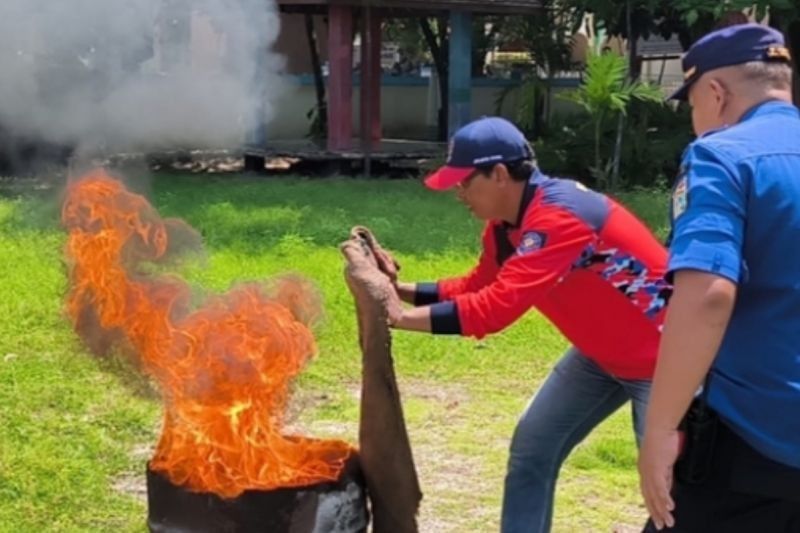 Gulkarmat Kepulauan Seribu Latih 30 Warga Pulau Pari Jadi Relawan Pemadam Kebakaran