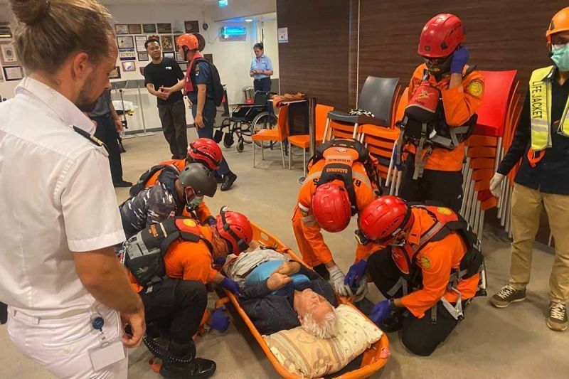 Tim SAR Indonesia Evakuasi Warga Jerman dan Rusia Sakit di Perairan Aceh
