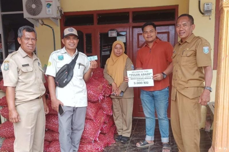 Pemkab Probolinggo Berikan Hibah Benih Bawang Merah untuk Ketahanan Pangan