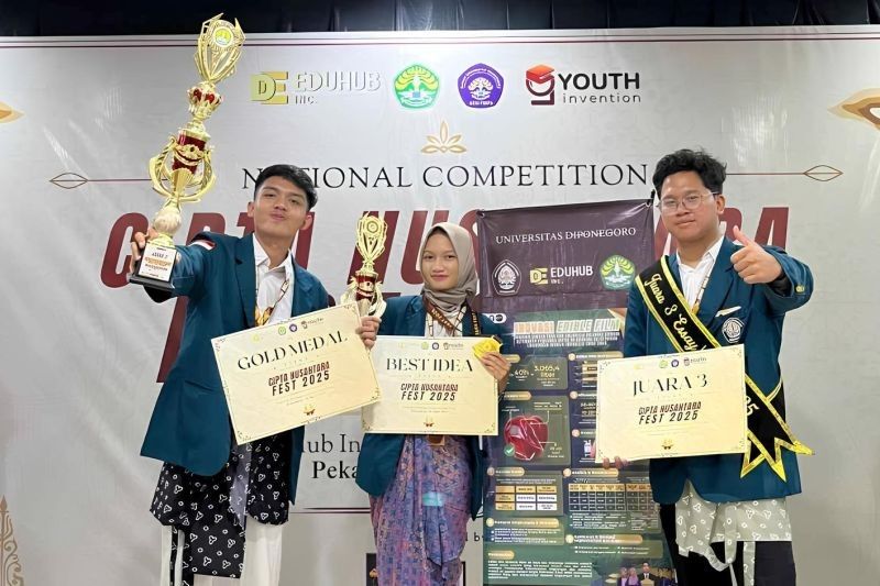 Mahasiswa Undip Raih Tiga Penghargaan Lewat Inovasi Kemasan Plastik dari Limbah Tahu