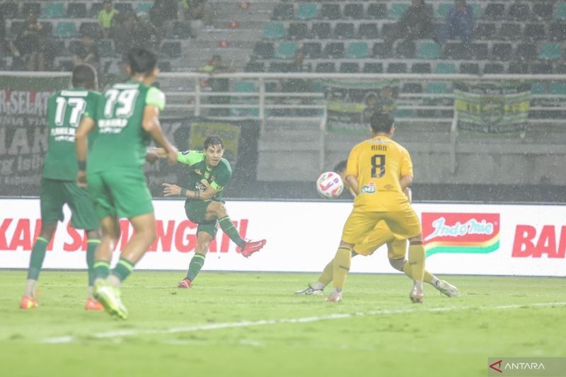Persebaya Ditahan Imbang Semen Padang 1-1: Gagal Raih Poin Penuh di GBT