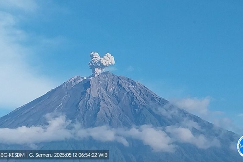 Semeru Erupsi: Letusan 700 Meter, PVMBG Imbau Warga Waspada