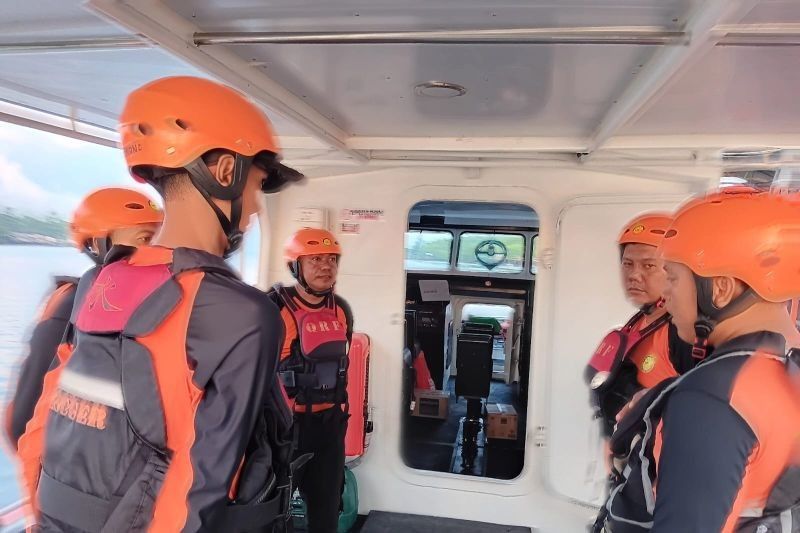 Tragedi Kapal Nelayan Tenggelam di Bintan: Dua Nelayan Masih Hilang