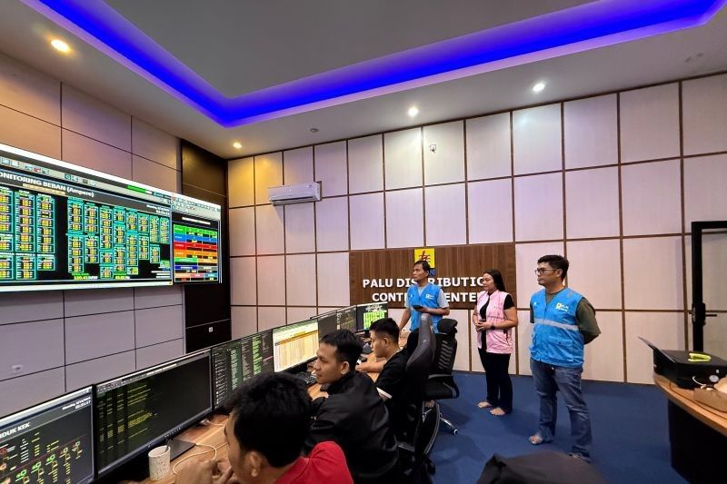 PLN Pulihkan 100 Persen Kelistrikan Palu Pasca Gangguan Transmisi