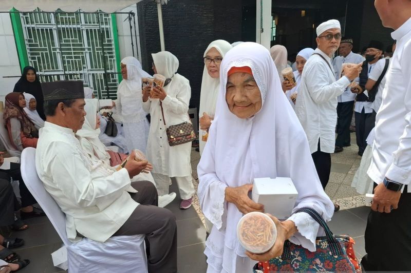 Pemkot Jambi Bekali Calon Haji dengan Sambal UMKM Lokal