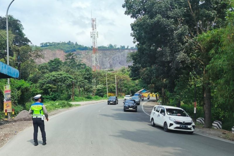 Sistem Buka Tutup Jalur Diterapkan di Garut untuk Mengatasi Kemacetan Libur Waisak