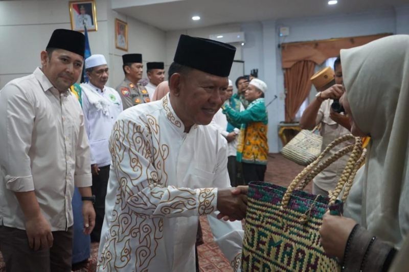 Bupati Merangin Bekali 344 Calon Haji dengan Rendang dan Perlengkapan Lengkap