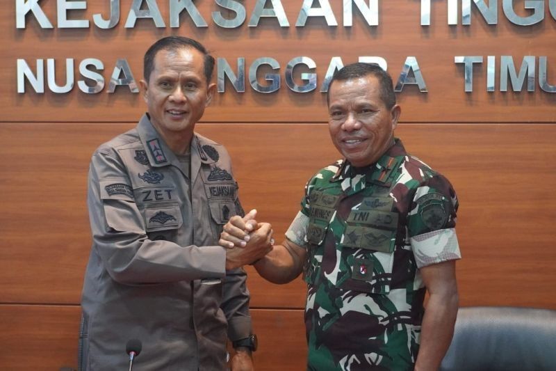 TNI Siagakan Satu Pleton Personel di Kejati NTT untuk Perkuat Keamanan